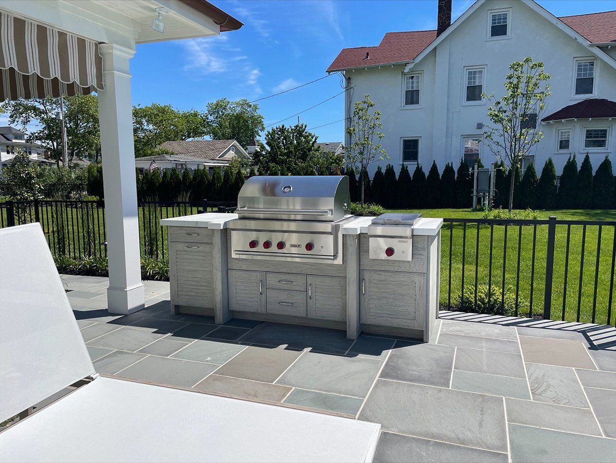 Outdoor Kitchen