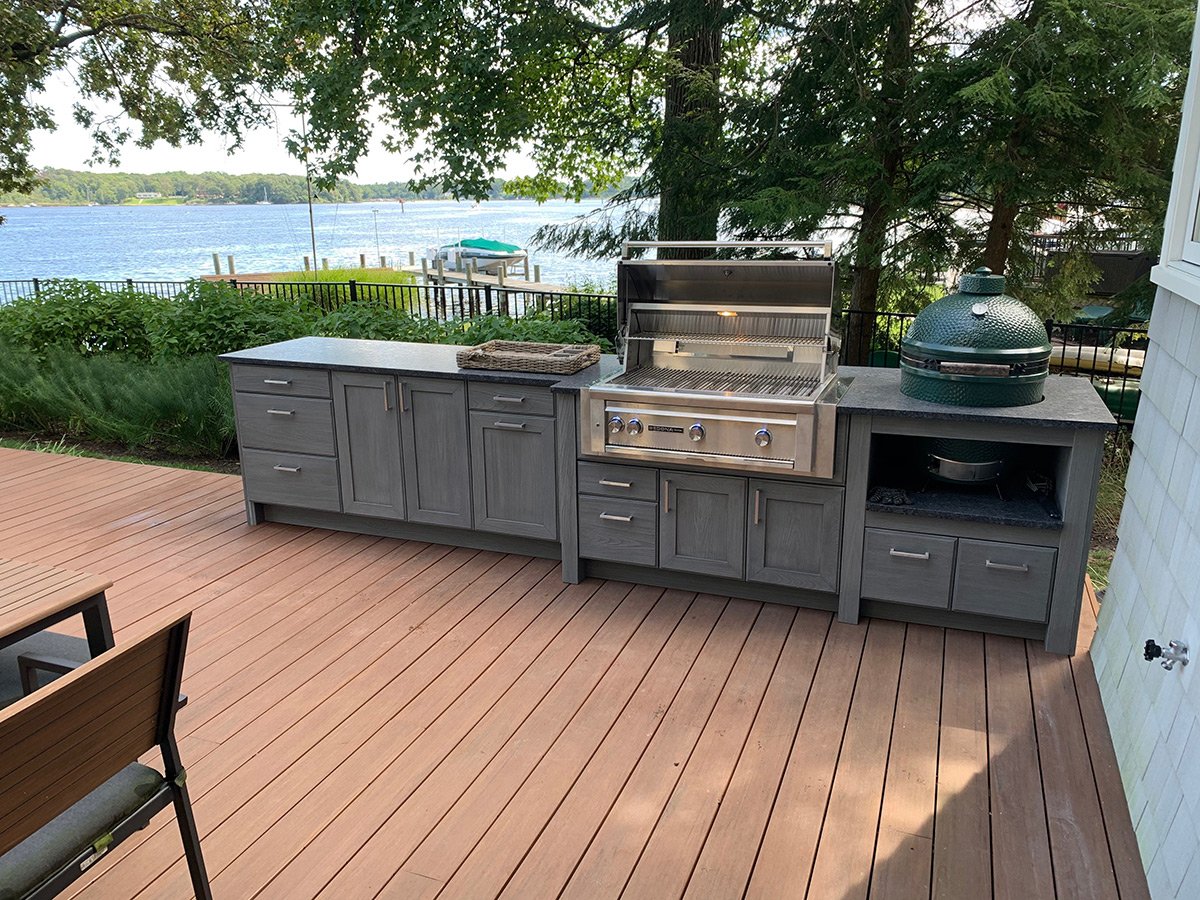 Outdoor Kitchen